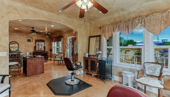 Standalone Commercial Cottage: 2437 Old Eureka Way, Redding, CA 96001